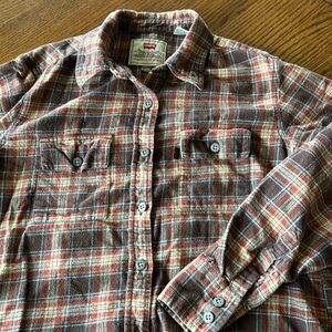Women’s Levi’s Flannel shirt